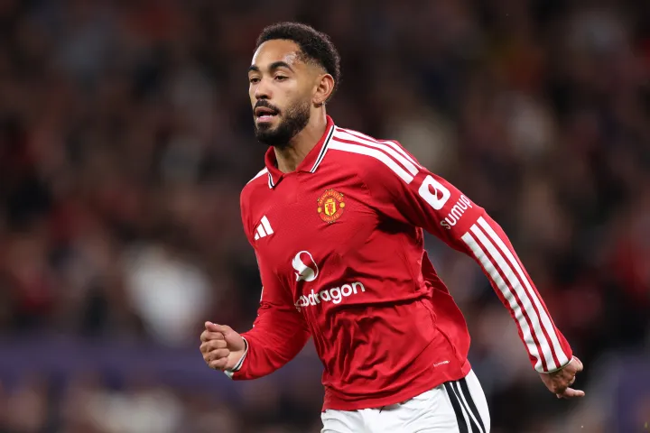 Gang who raided Isak’s mansion jailed for targeting other Premier League stars