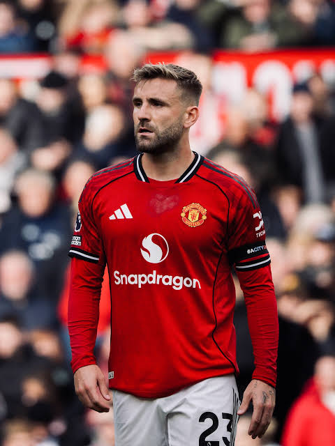 Man United make Luke Shaw contract decision as replacement emerges