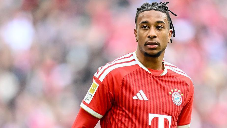 Bayern consider Ballon d’Or bonus in Olise contract talks